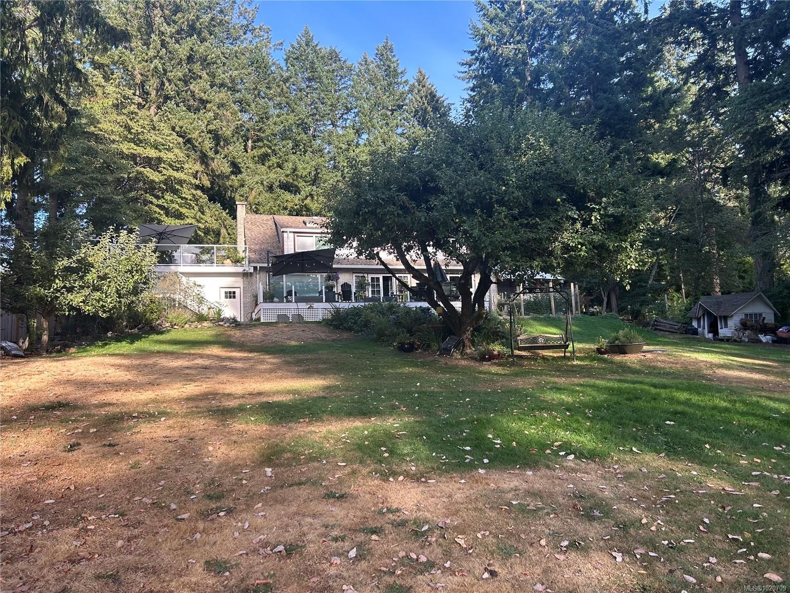 5182 Santa Clara Ave, Saanich, BC