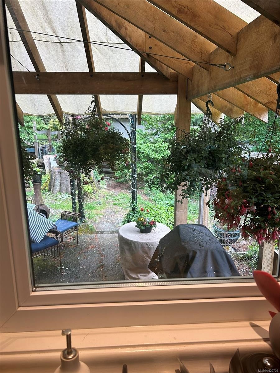 5182 Santa Clara Ave, Saanich, BC