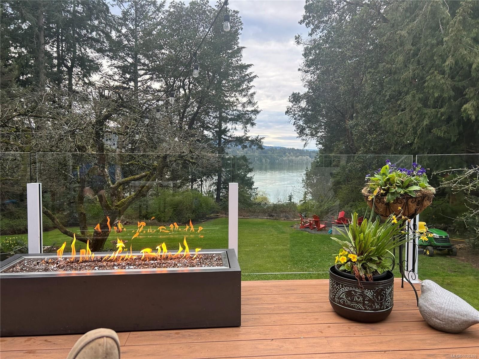 5182 Santa Clara Ave, Saanich, BC