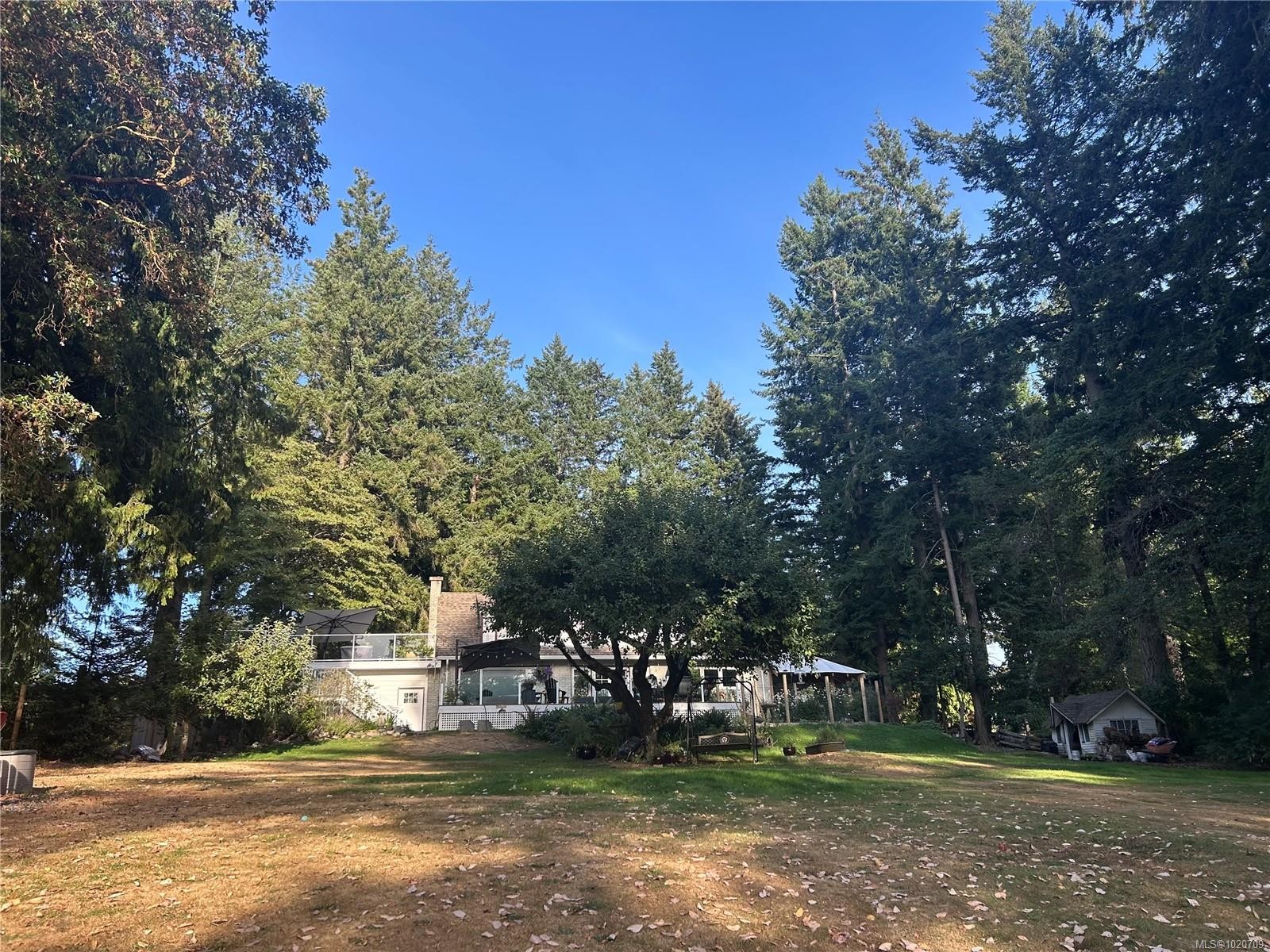 5182 Santa Clara Ave, Saanich, BC