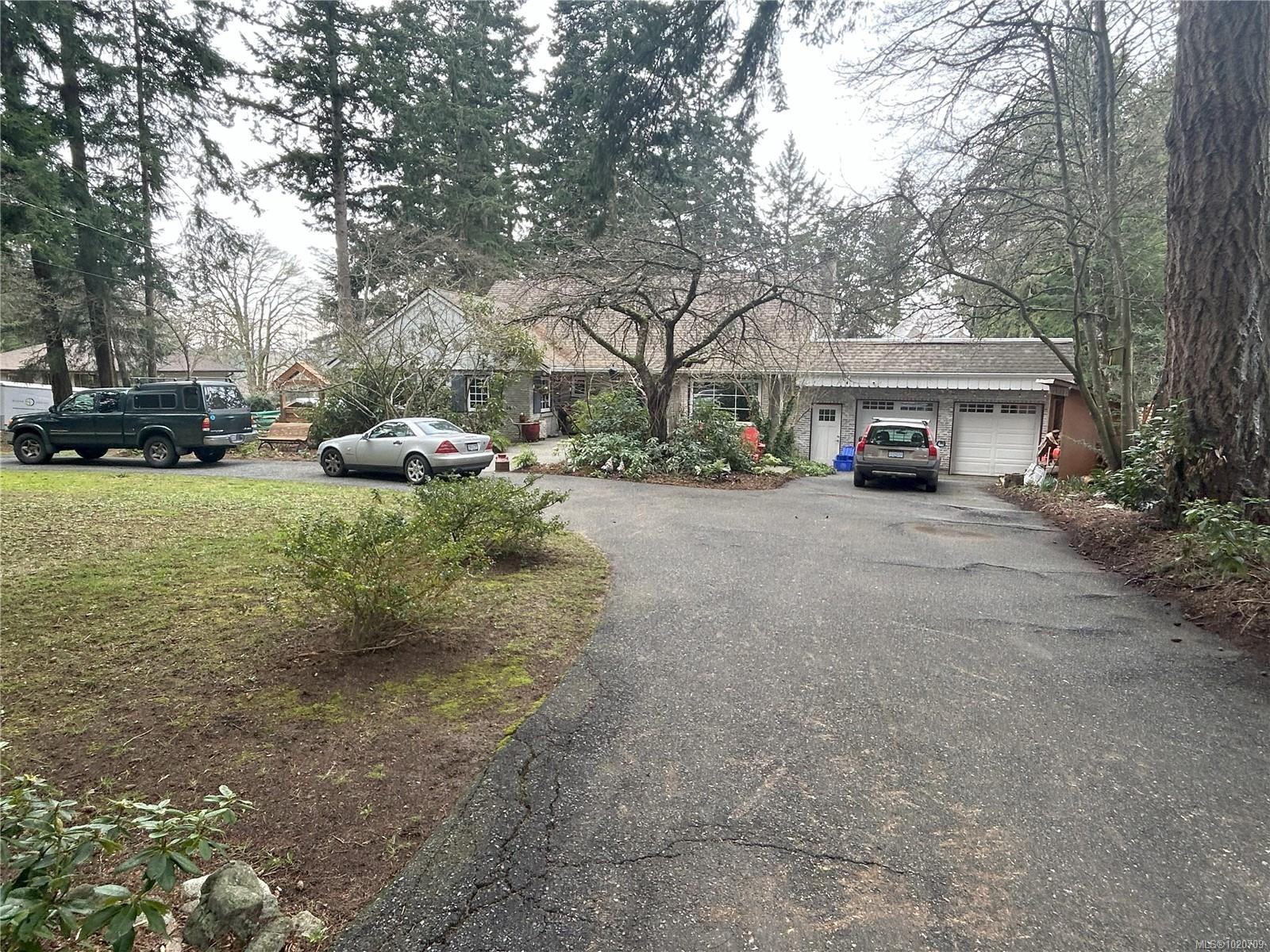 5182 Santa Clara Ave, Saanich, BC