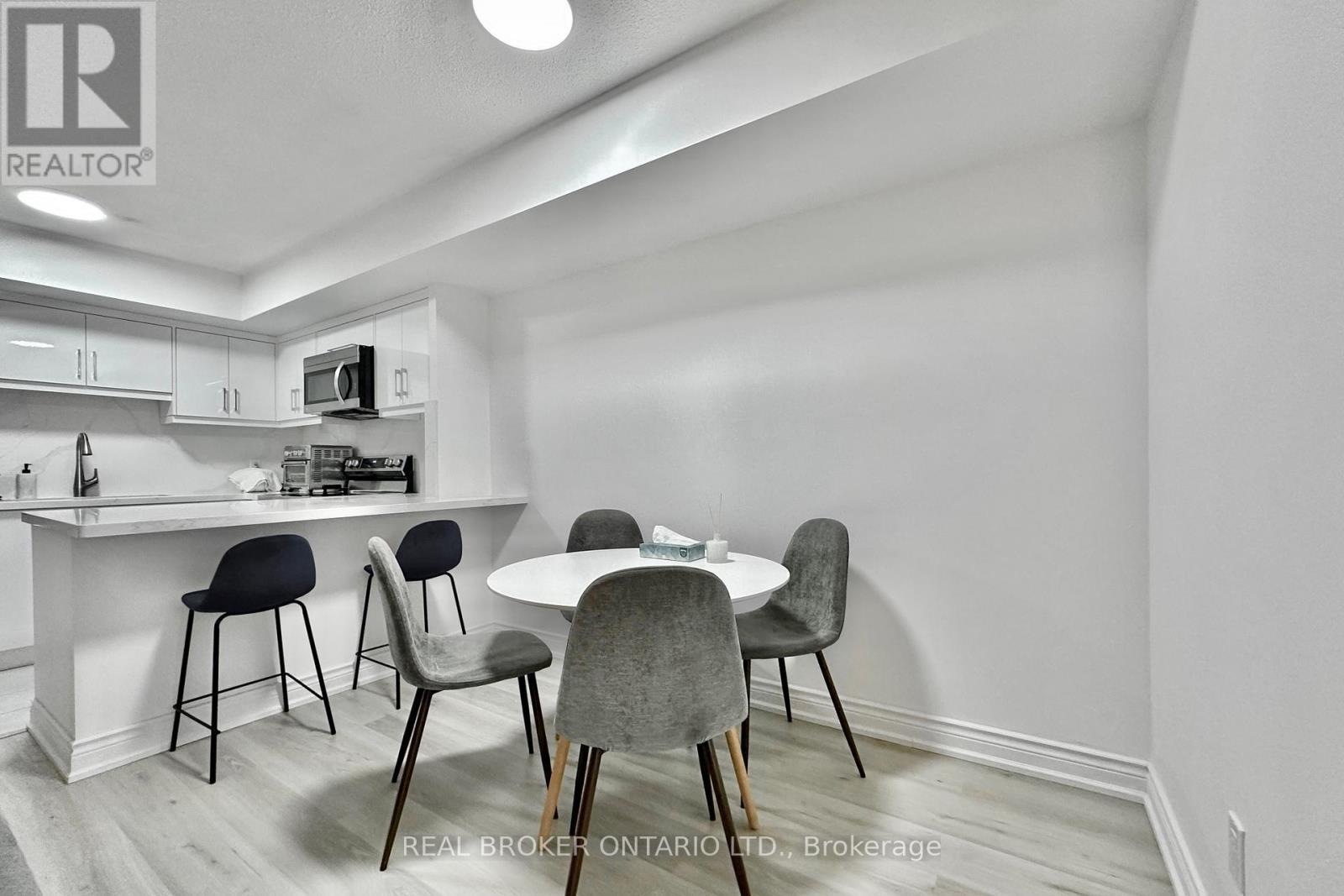 518 - 25 The Esplanade, Toronto, ON - Indoor