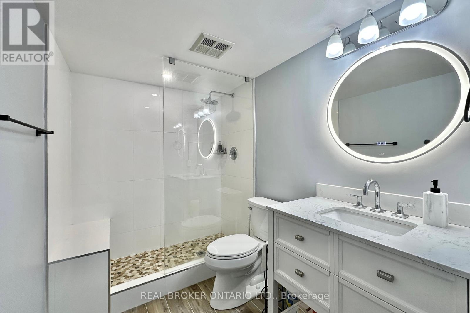 518 - 25 The Esplanade, Toronto, ON - Indoor Photo Showing Bathroom