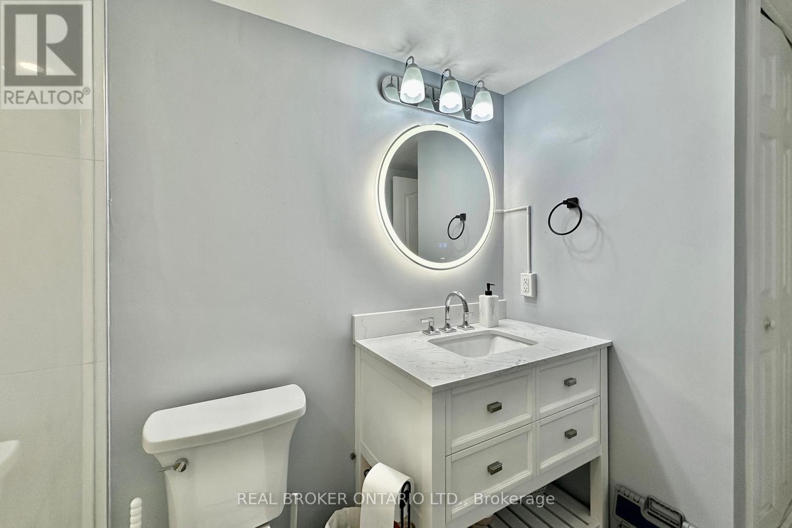 518 - 25 The Esplanade, Toronto, ON - Indoor Photo Showing Bathroom