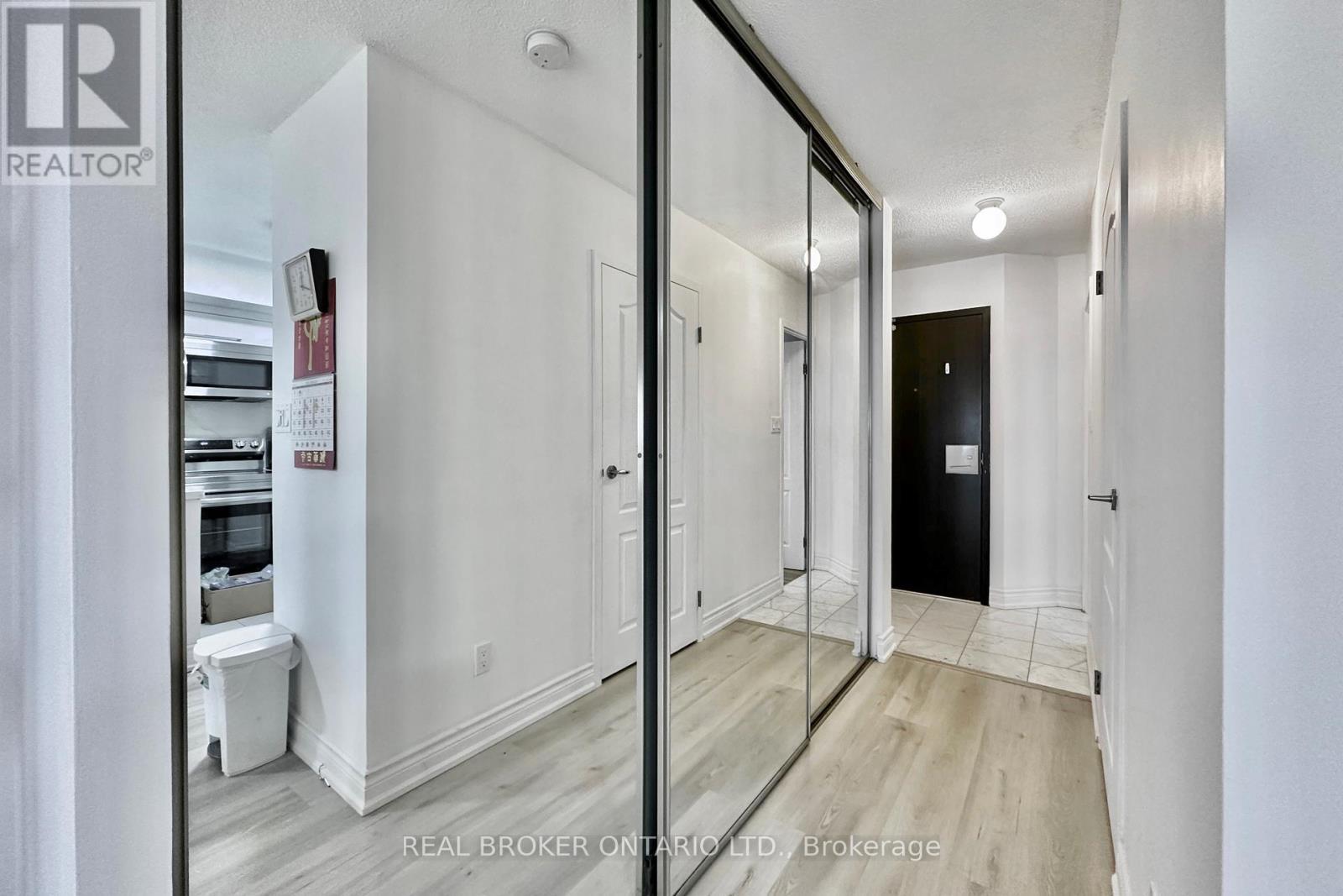 518 - 25 The Esplanade, Toronto, ON - Indoor Photo Showing Other Room