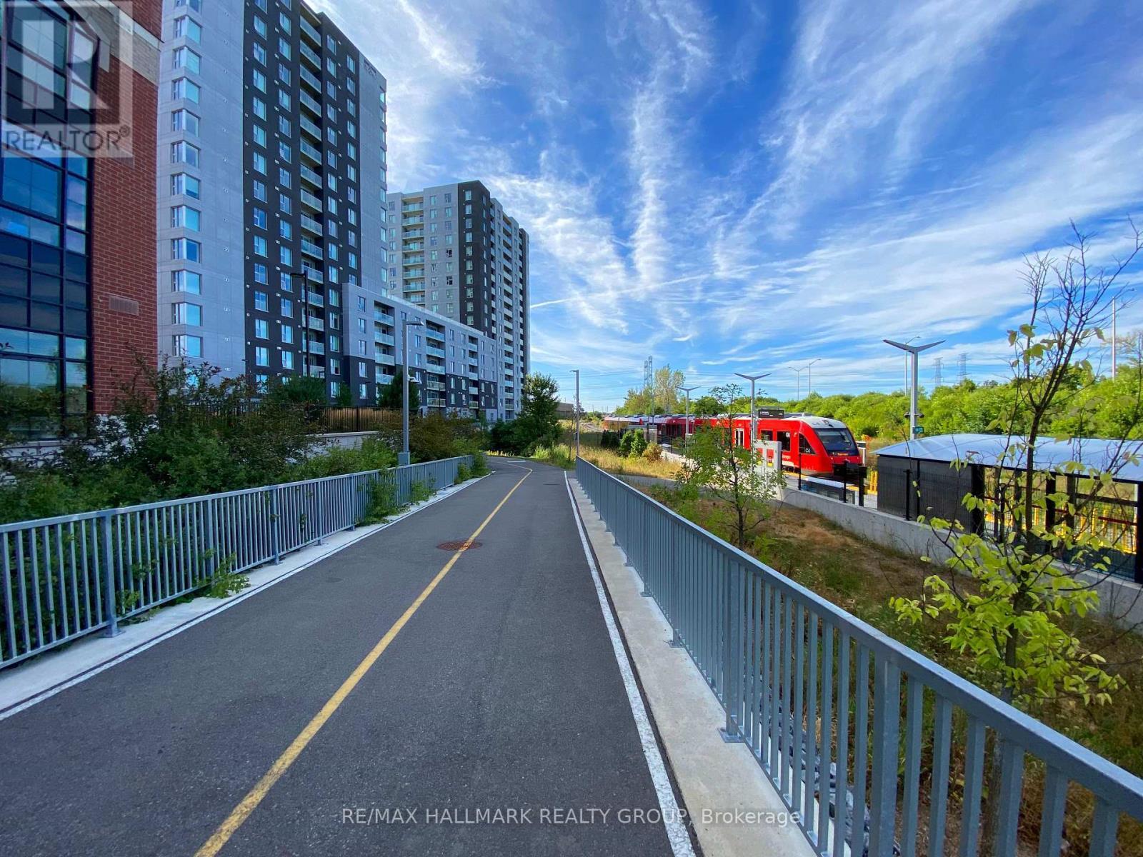 Transitway beside building - 208 - 555 Anand Private, Ottawa, ON - Outdoor With Balcony