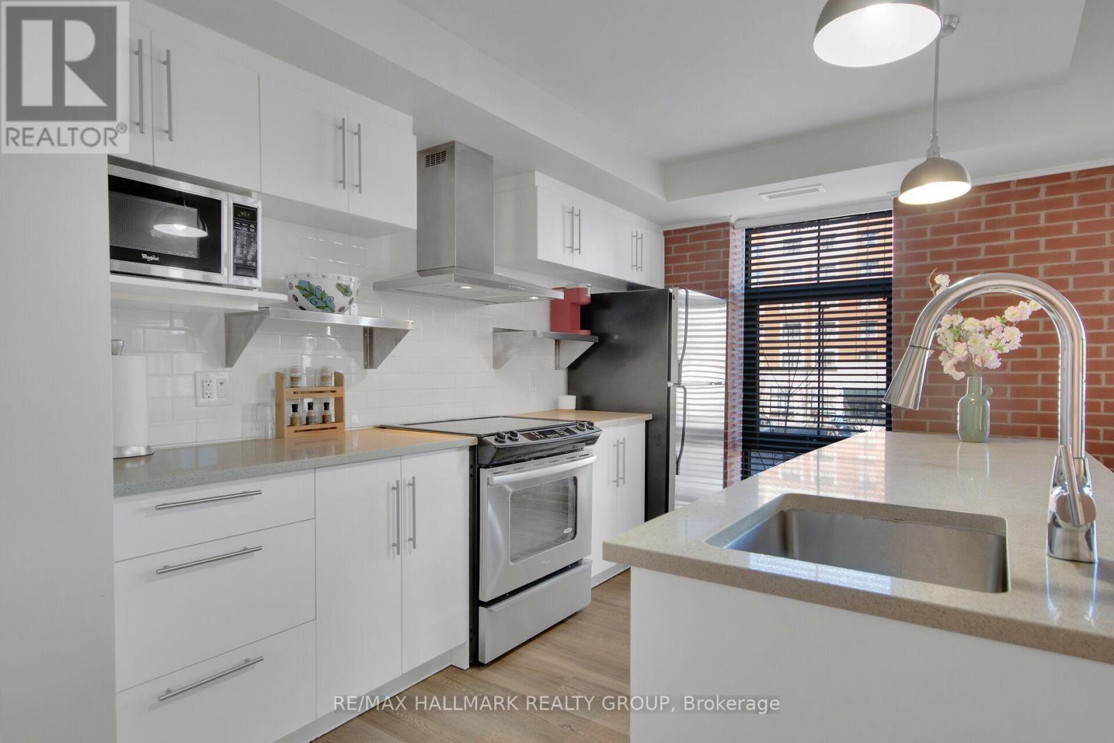 Quartz counters - 208 - 555 Anand Private, Ottawa, ON - Indoor Photo Showing Kitchen