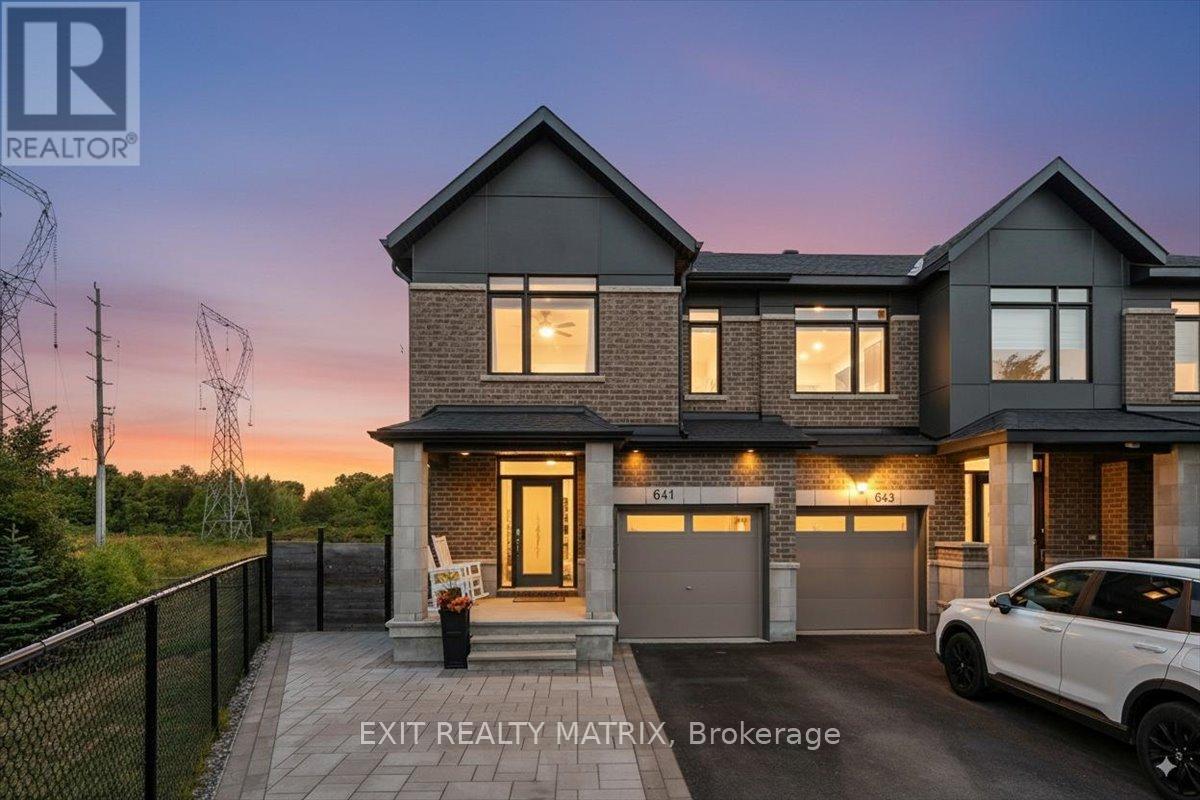 641 Putney Crescent, Ottawa, ON - Outdoor With Facade