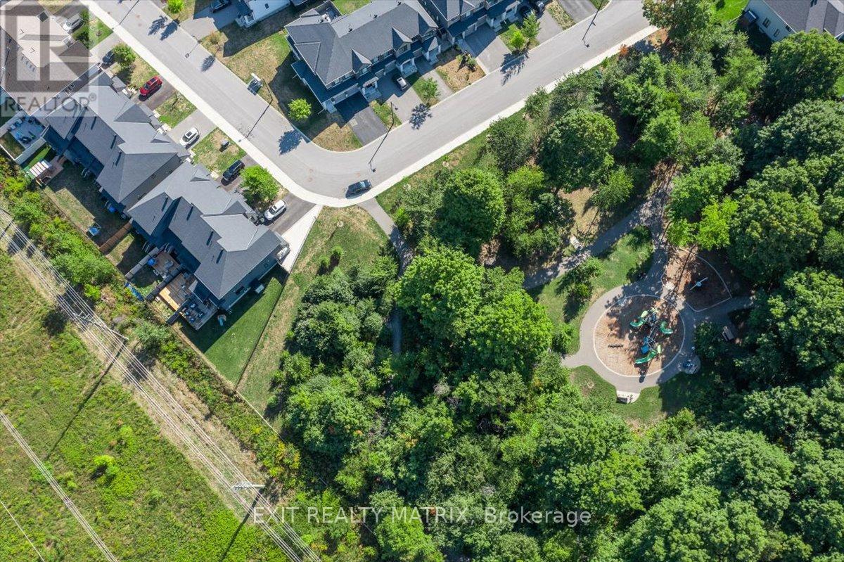 641 Putney Crescent, Ottawa, ON - With View