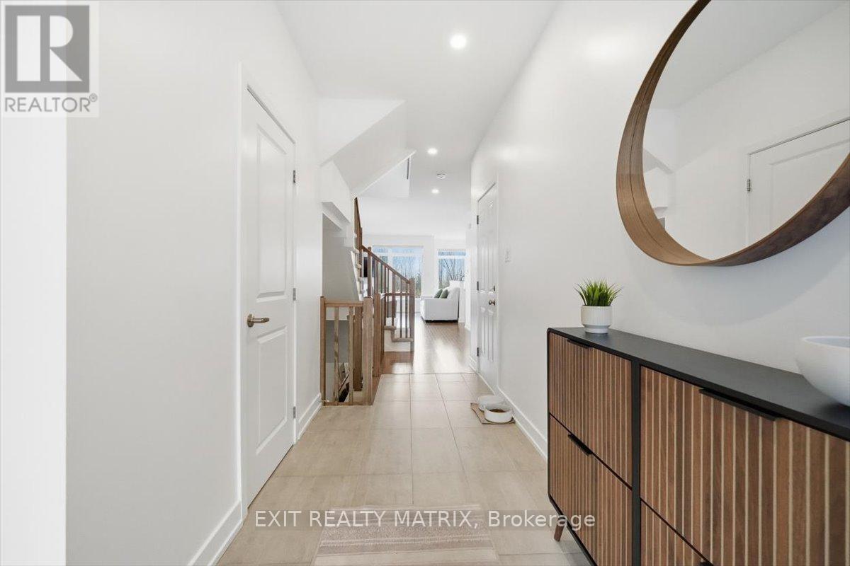 641 Putney Crescent, Ottawa, ON - Indoor Photo Showing Other Room