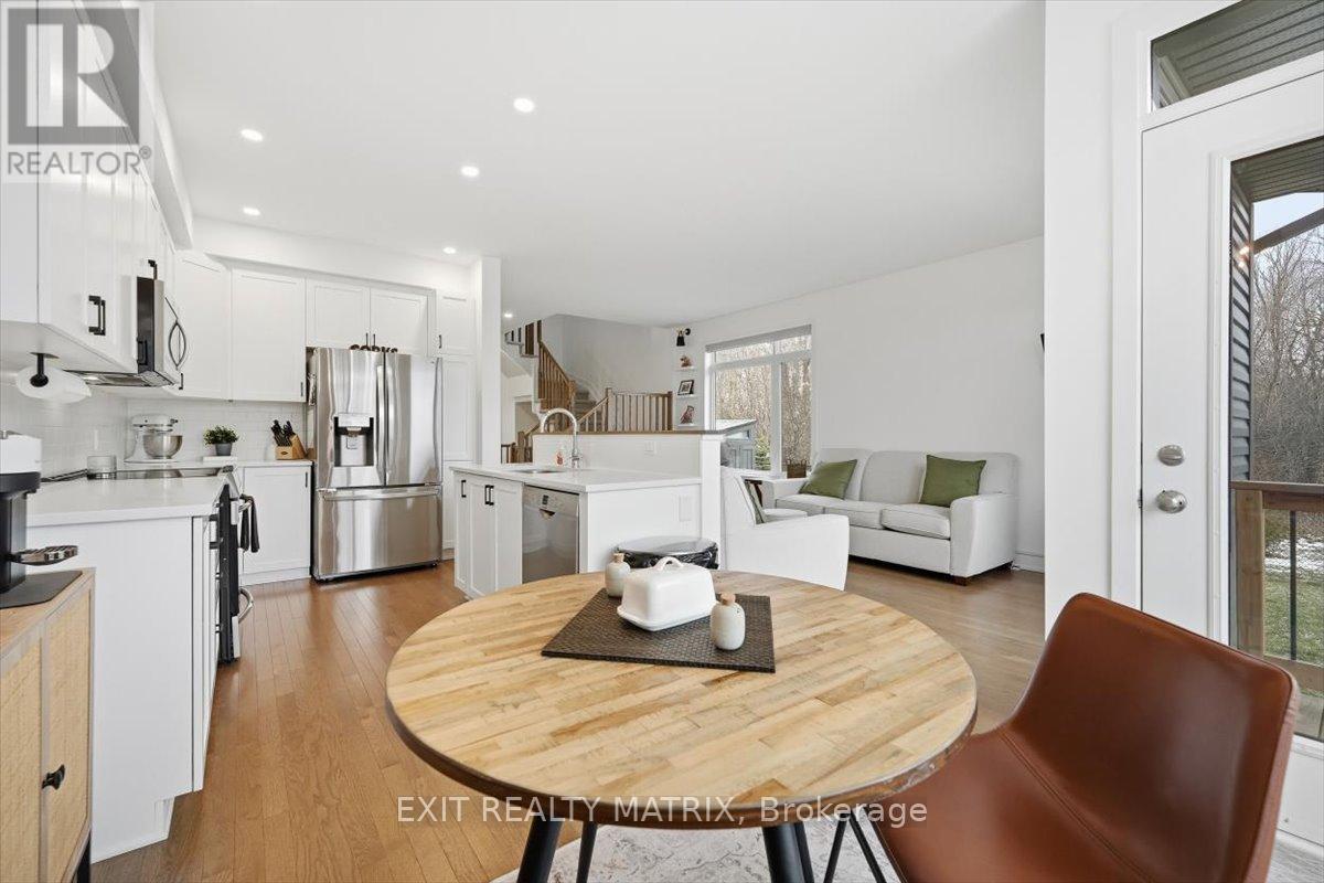 641 Putney Crescent, Ottawa, ON - Indoor