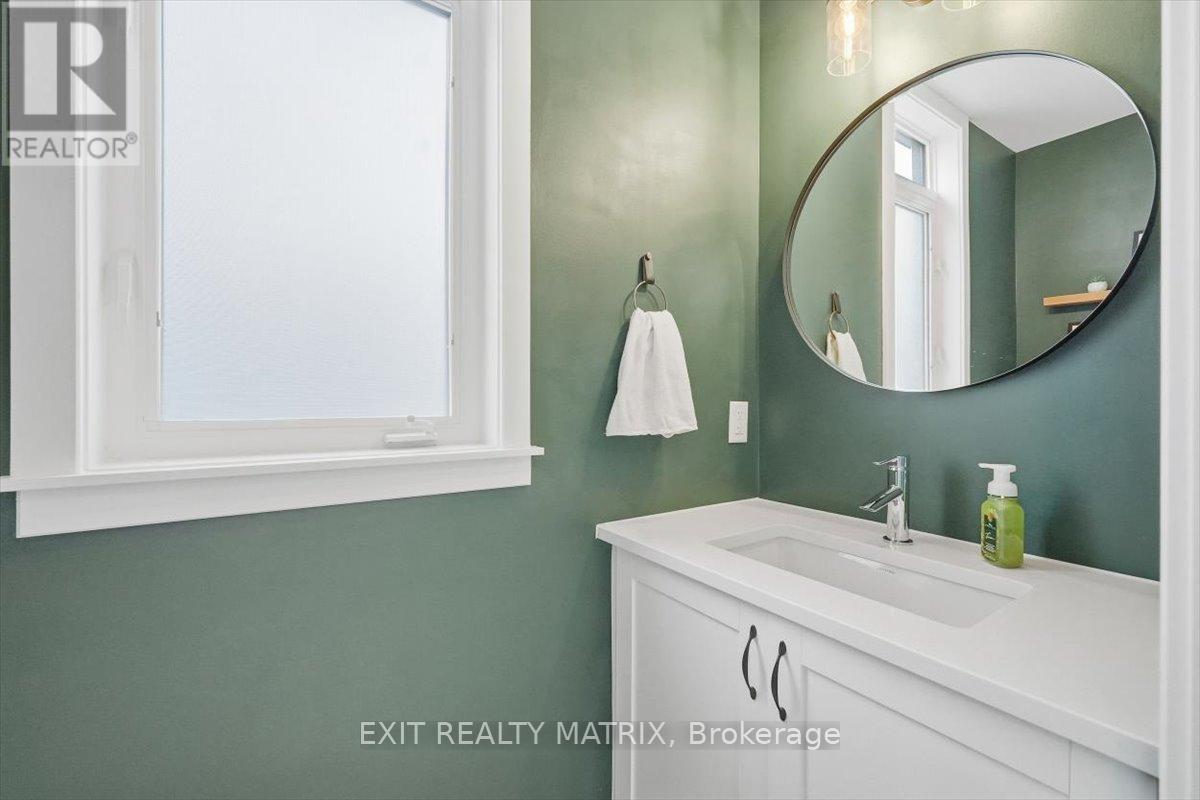 641 Putney Crescent, Ottawa, ON - Indoor Photo Showing Bathroom
