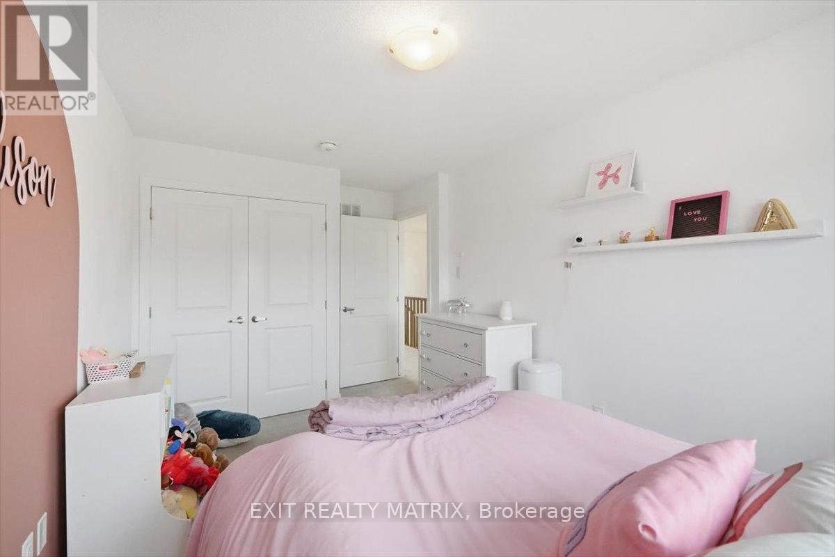 641 Putney Crescent, Ottawa, ON - Indoor Photo Showing Bedroom