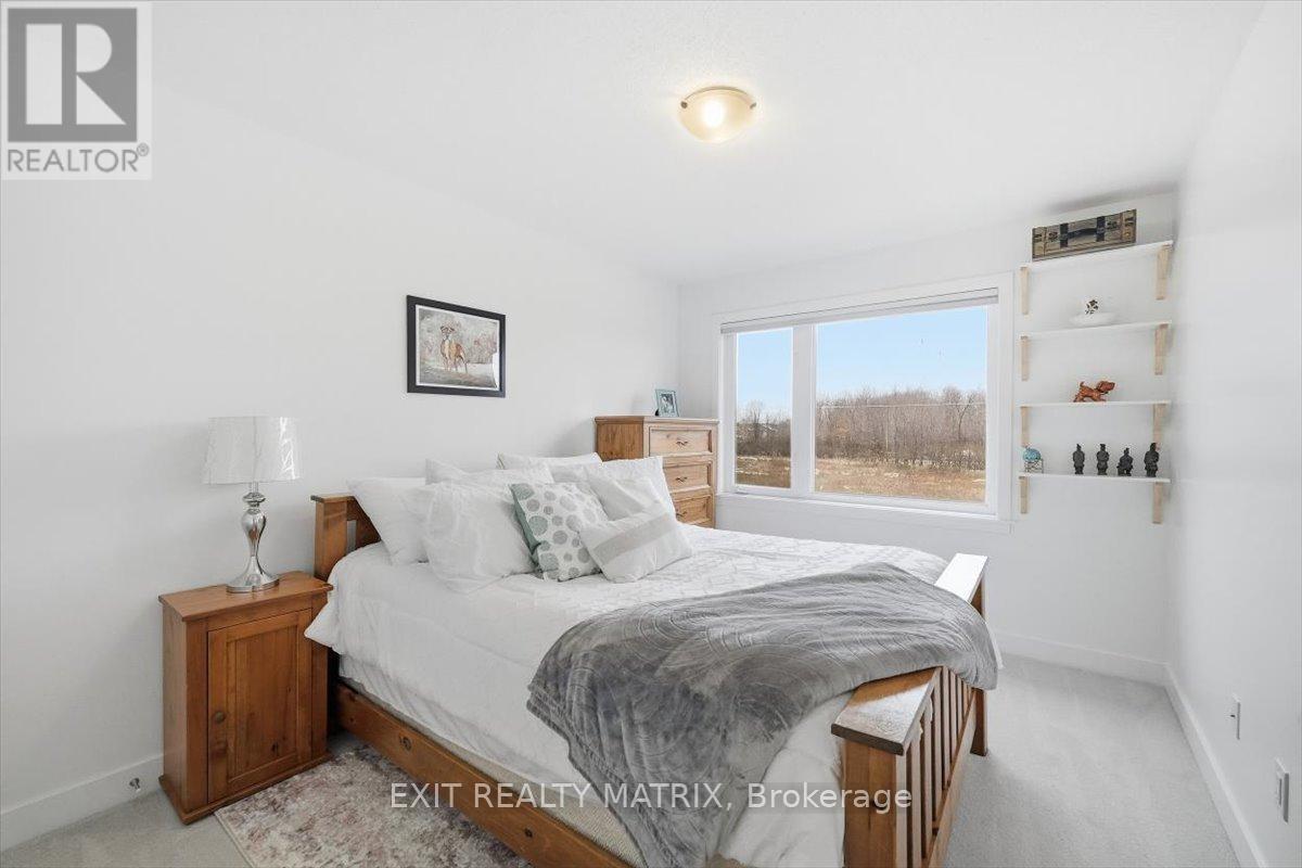 641 Putney Crescent, Ottawa, ON - Indoor Photo Showing Bedroom