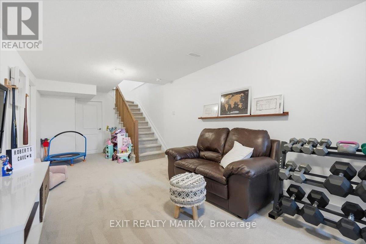 641 Putney Crescent, Ottawa, ON - Indoor Photo Showing Other Room