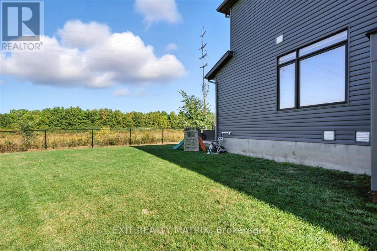 641 Putney Crescent, Ottawa, ON - Outdoor