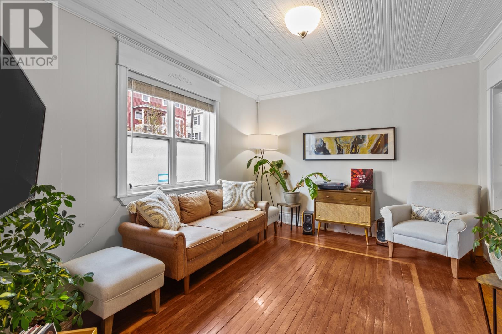 129 Cabot Street, St. John'S, NL - Indoor Photo Showing Living Room