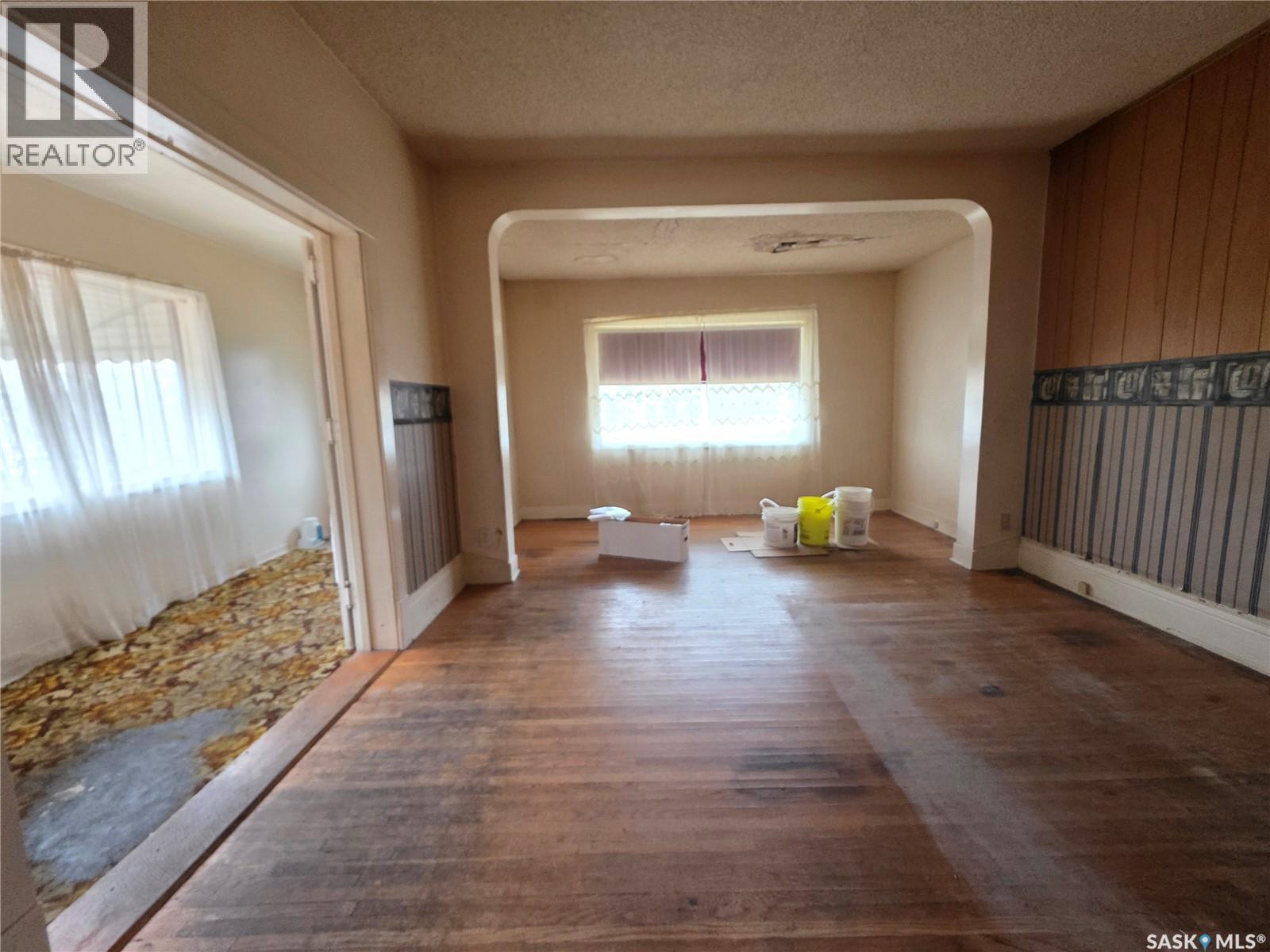 409 2Nd Avenue Ne, Swift Current, SK - Indoor Photo Showing Other Room