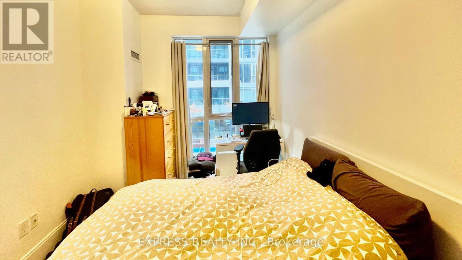 409 - 560 Front Street W, Toronto, ON - Indoor Photo Showing Bedroom