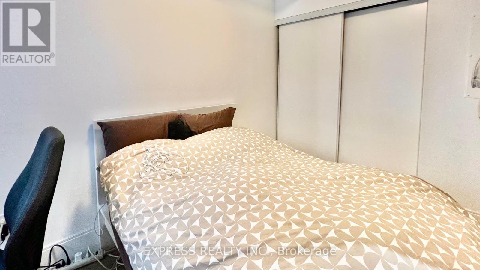 409 - 560 Front Street W, Toronto, ON - Indoor Photo Showing Bedroom