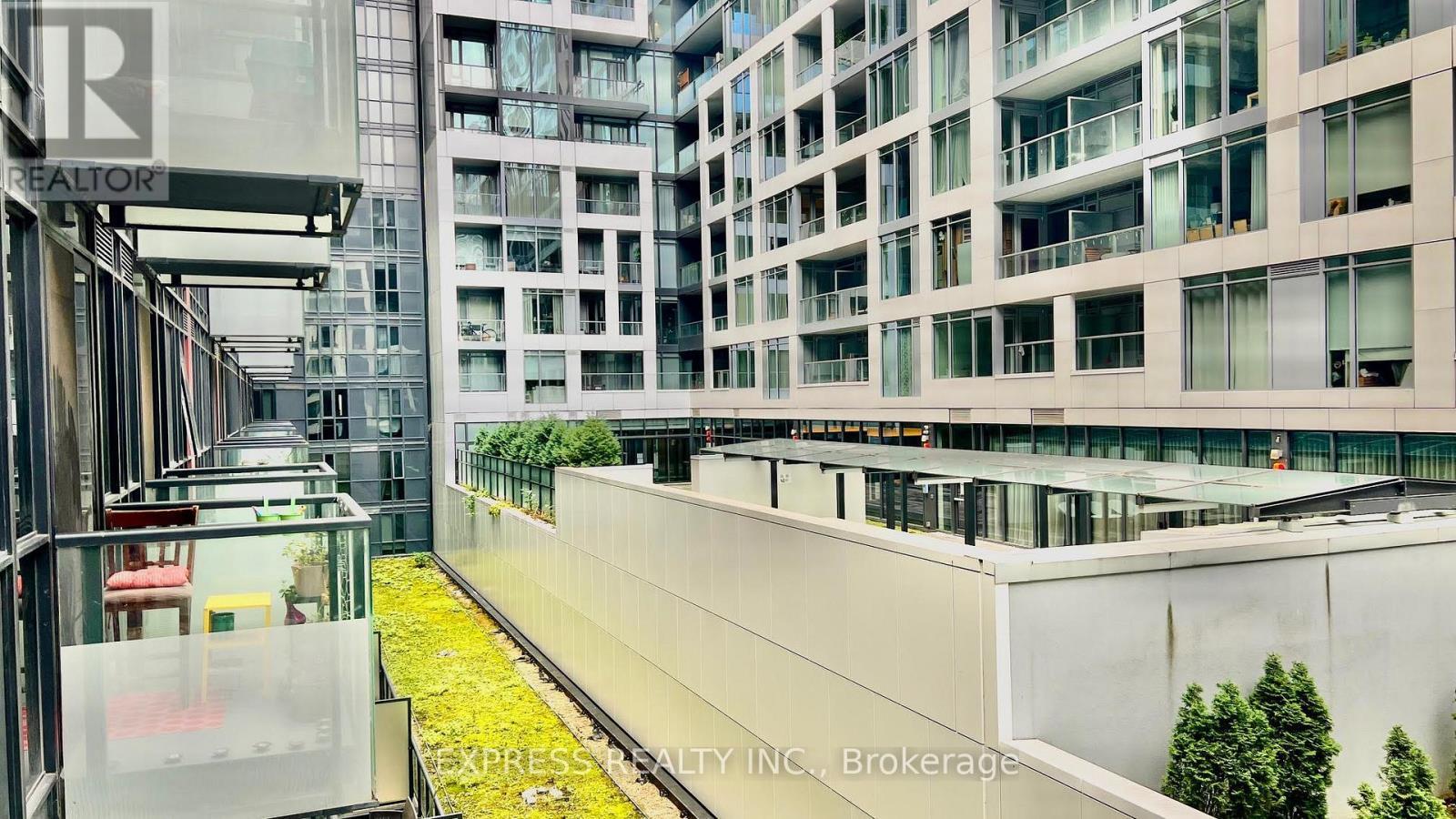 409 - 560 Front Street W, Toronto, ON - Outdoor With Balcony