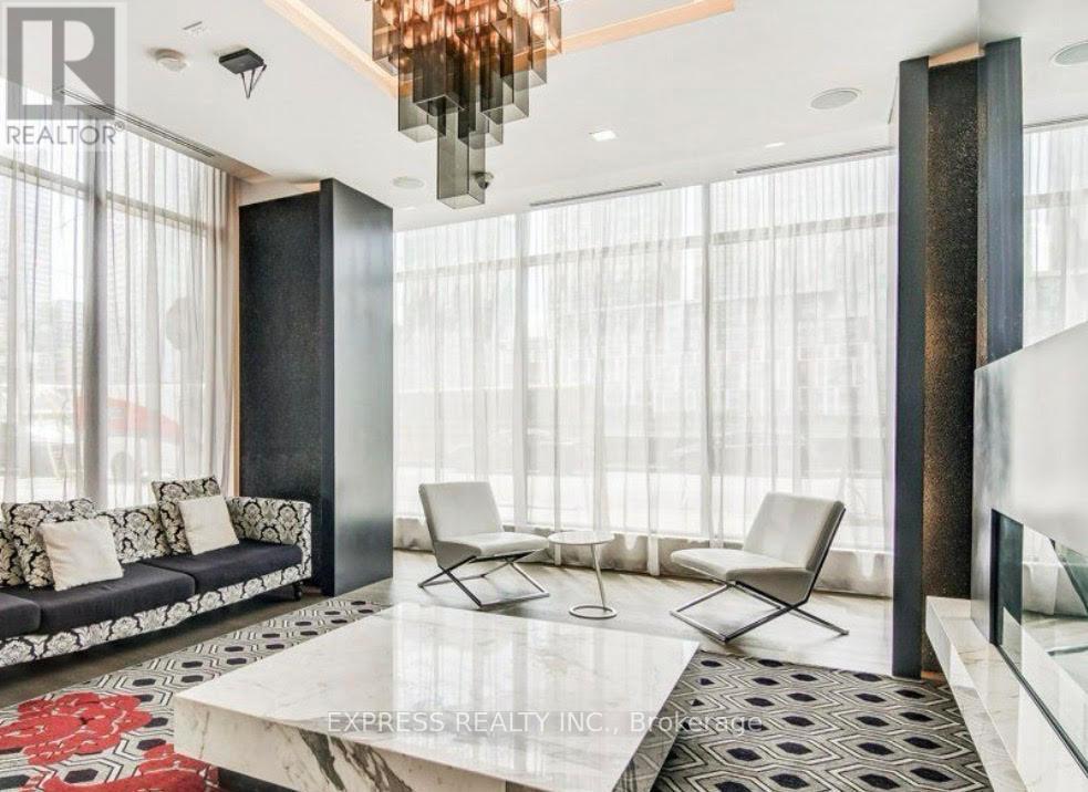 409 - 560 Front Street W, Toronto, ON - Indoor Photo Showing Living Room