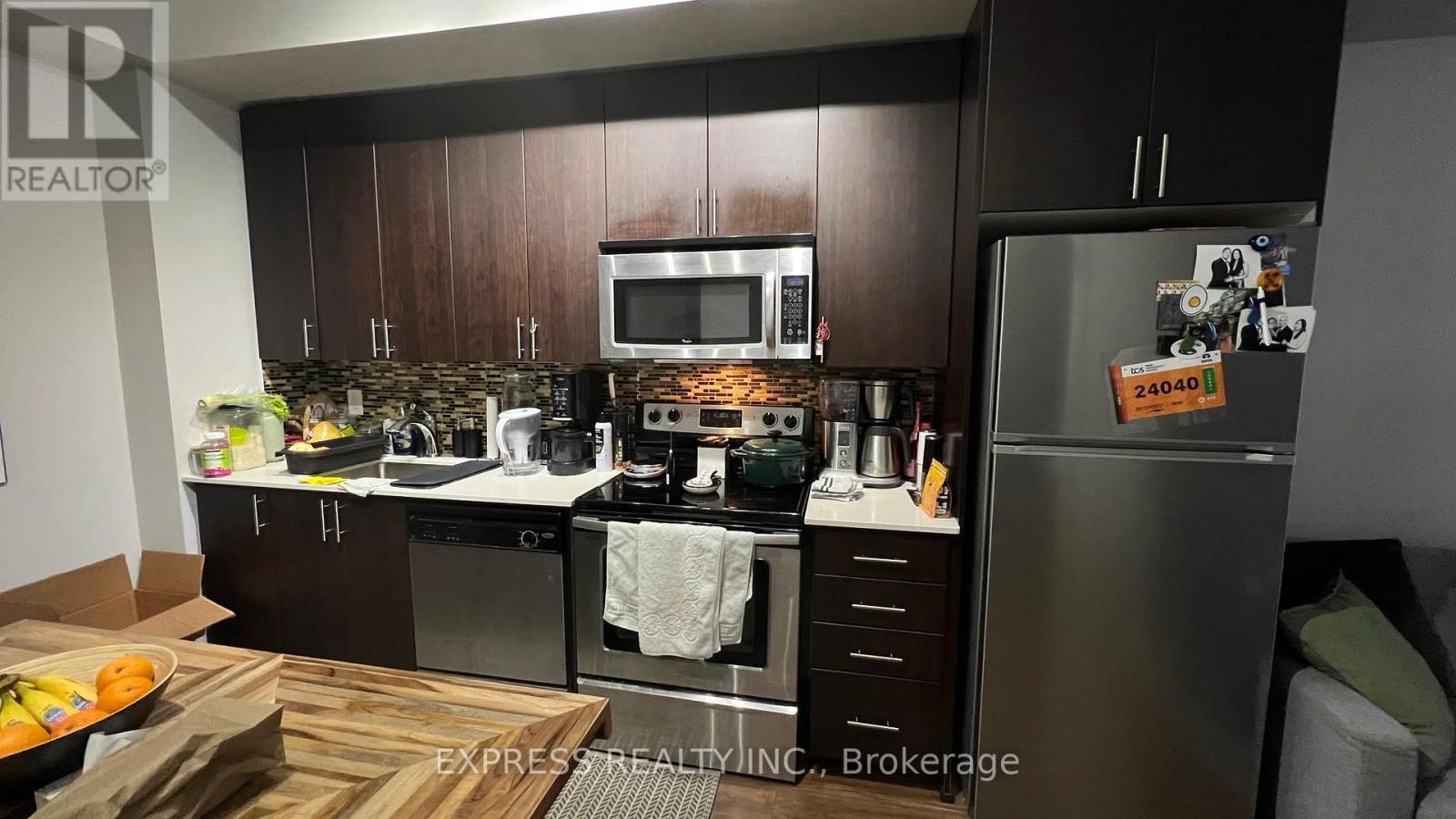 409 - 560 Front Street W, Toronto, ON - Indoor Photo Showing Kitchen With Stainless Steel Kitchen With Upgraded Kitchen