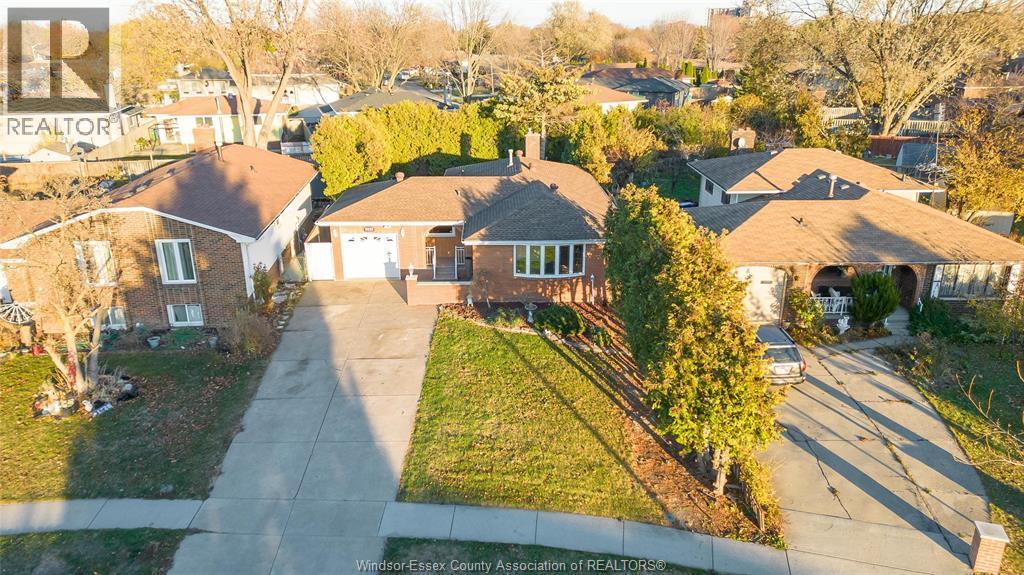 9223 Esplanade Drive, Windsor, ON - Outdoor