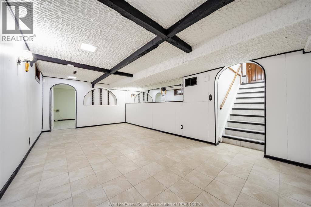 9223 Esplanade Drive, Windsor, ON - Indoor Photo Showing Laundry Room
