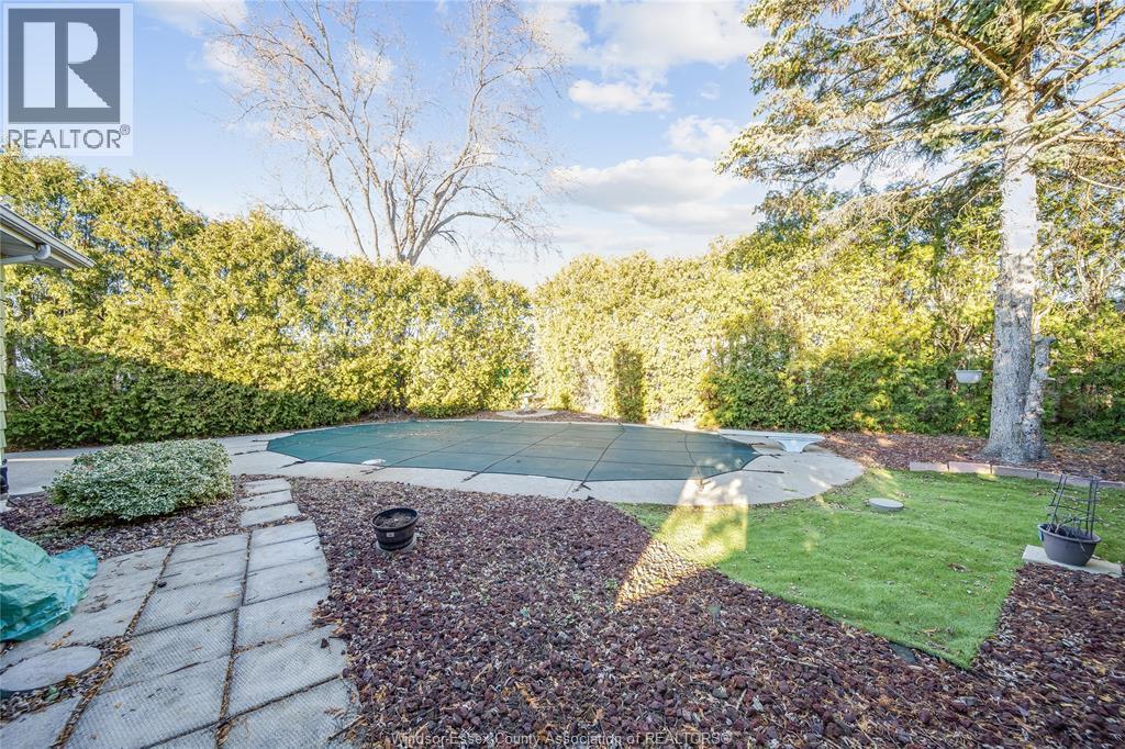 9223 Esplanade Drive, Windsor, ON - Outdoor