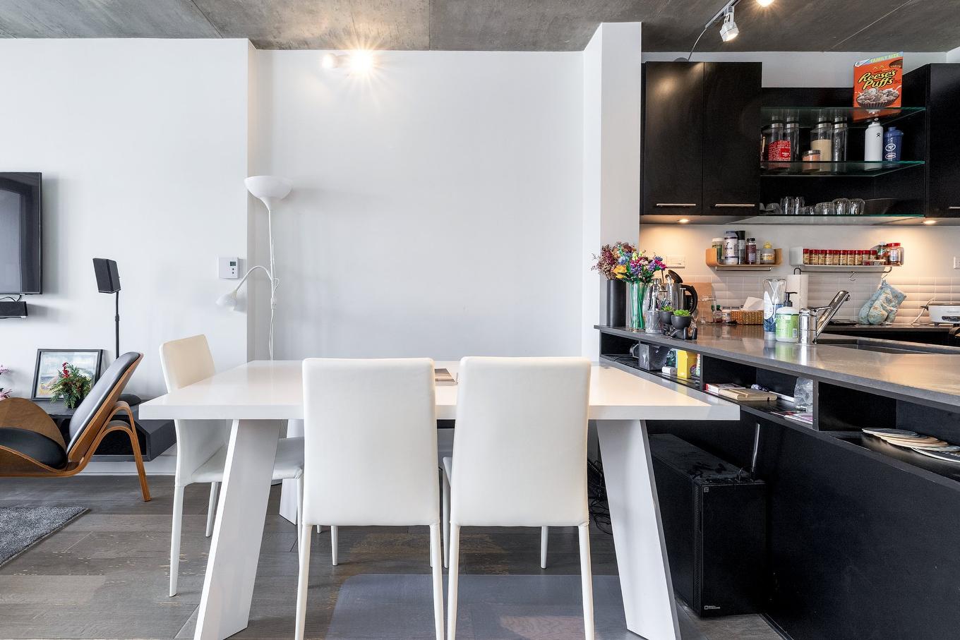 Coin-repas - 907-1414 Rue Chomedey, Montréal (Ville-Marie), QC - Indoor Photo Showing Other Room