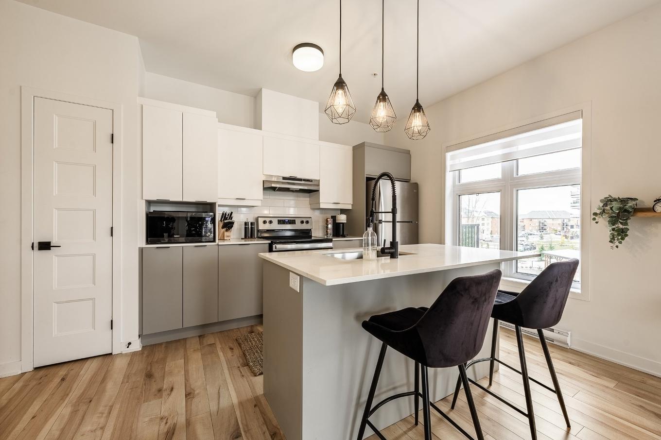 Kitchen - 310-9175 Rue Lennon, Brossard, QC - Indoor Photo Showing Kitchen With Upgraded Kitchen