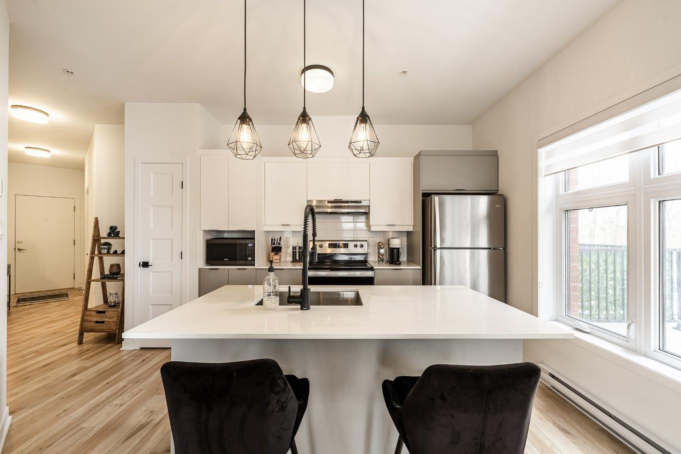 Kitchen - 310-9175 Rue Lennon, Brossard, QC - Indoor Photo Showing Kitchen With Upgraded Kitchen