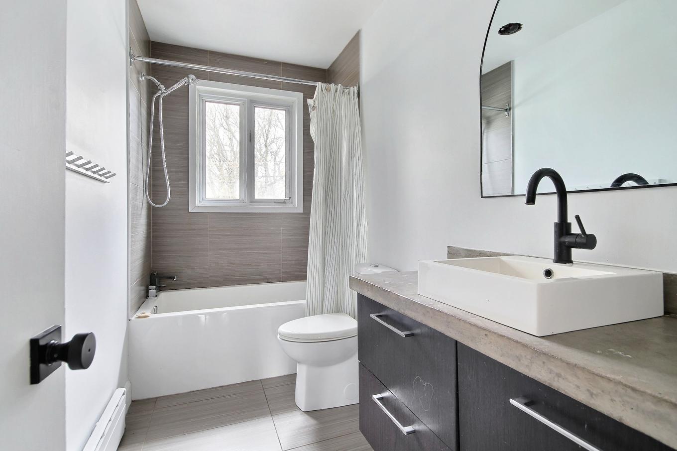 Bathroom - 1671 - 1675 Rue Pépin, Québec (Les Rivières), QC - Indoor Photo Showing Bathroom