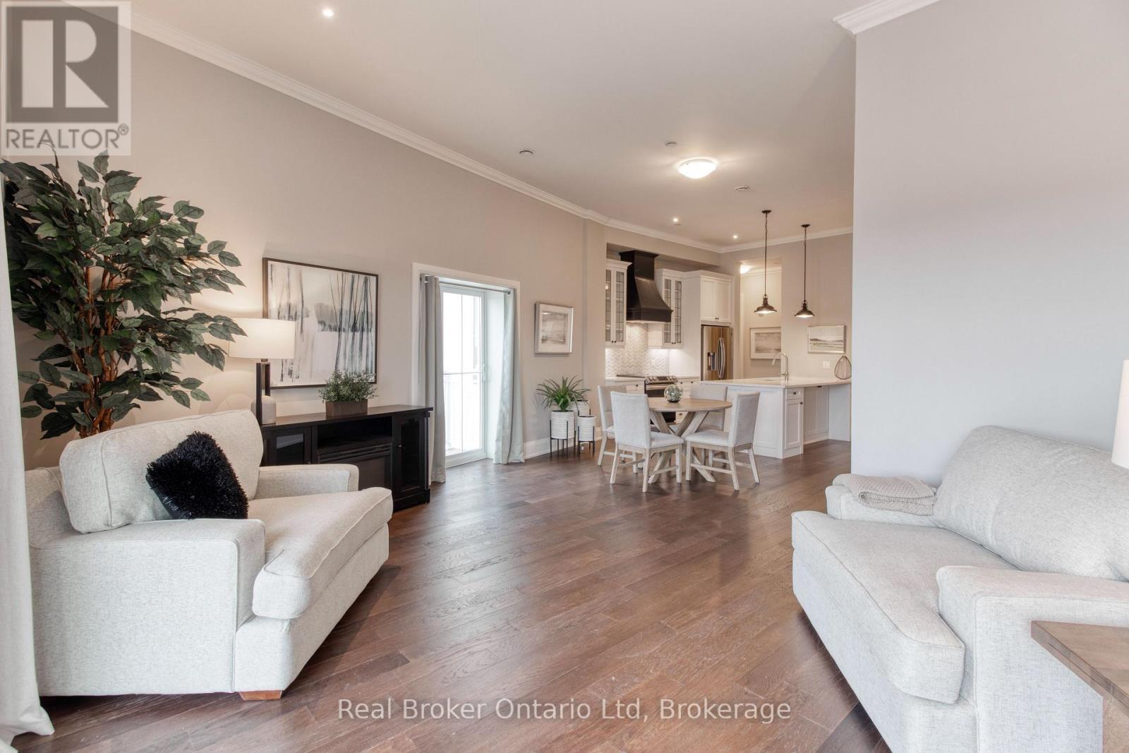 603 - 80 9Th Street E, Owen Sound, ON - Indoor Photo Showing Living Room