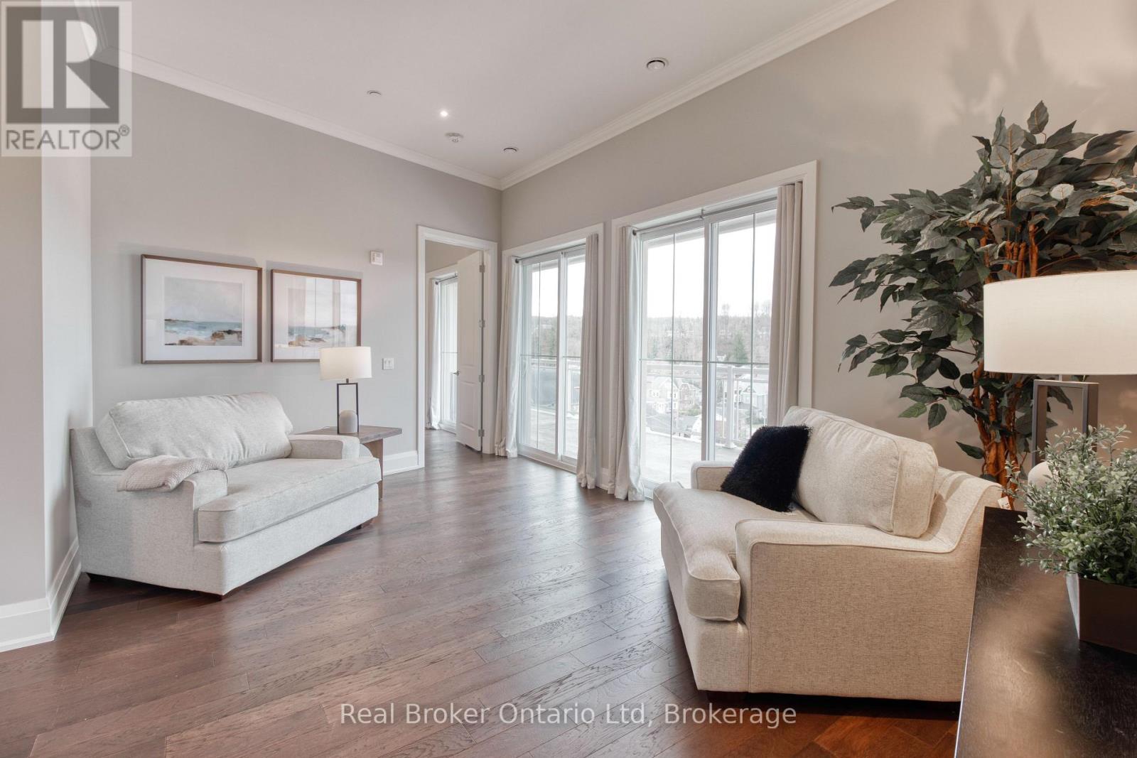 603 - 80 9Th Street E, Owen Sound, ON - Indoor Photo Showing Living Room
