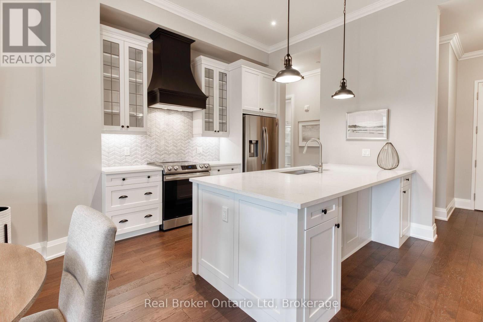 603 - 80 9Th Street E, Owen Sound, ON - Indoor Photo Showing Kitchen With Upgraded Kitchen