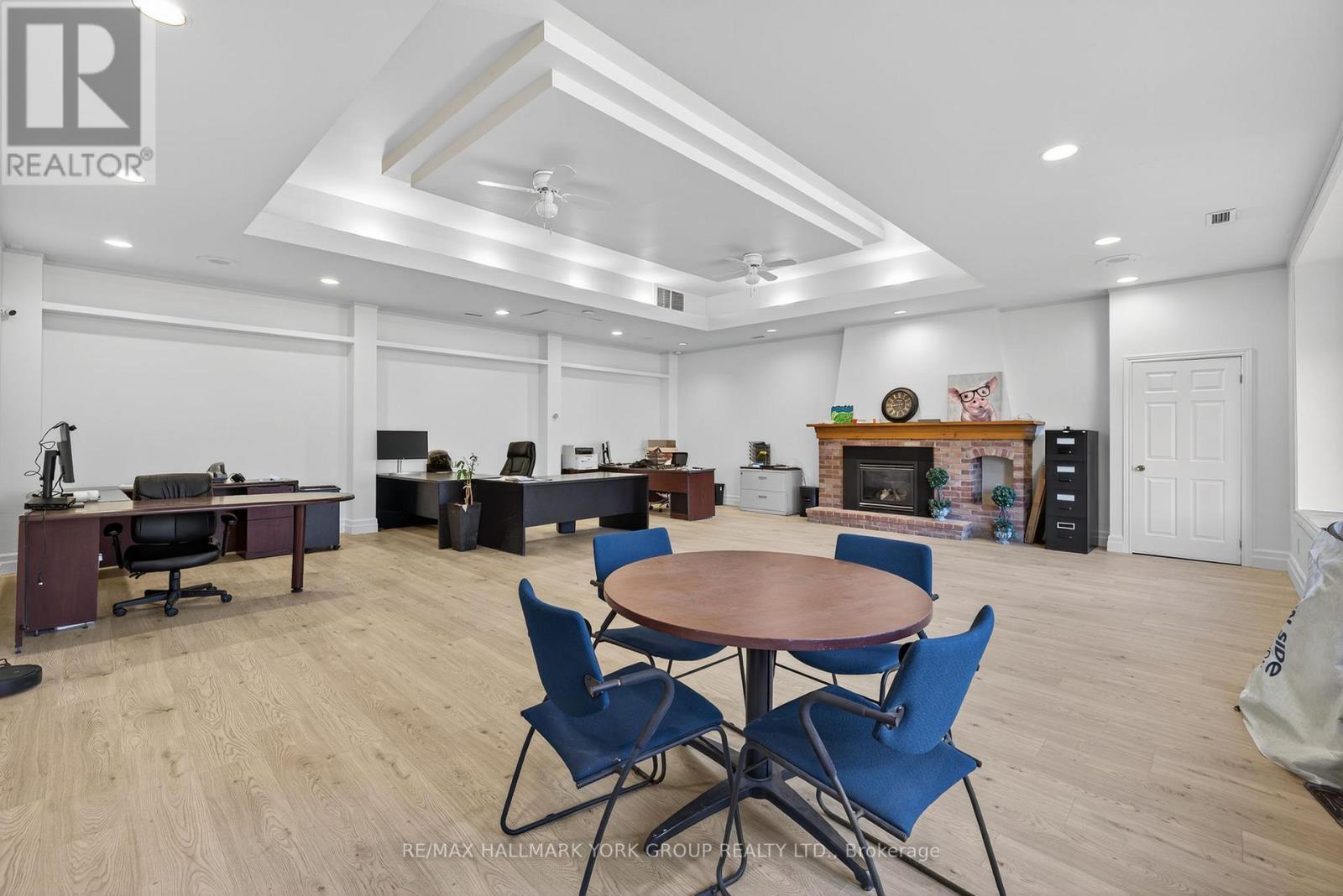 4515 Lloydtown Aurora Road, King, ON - Indoor With Fireplace