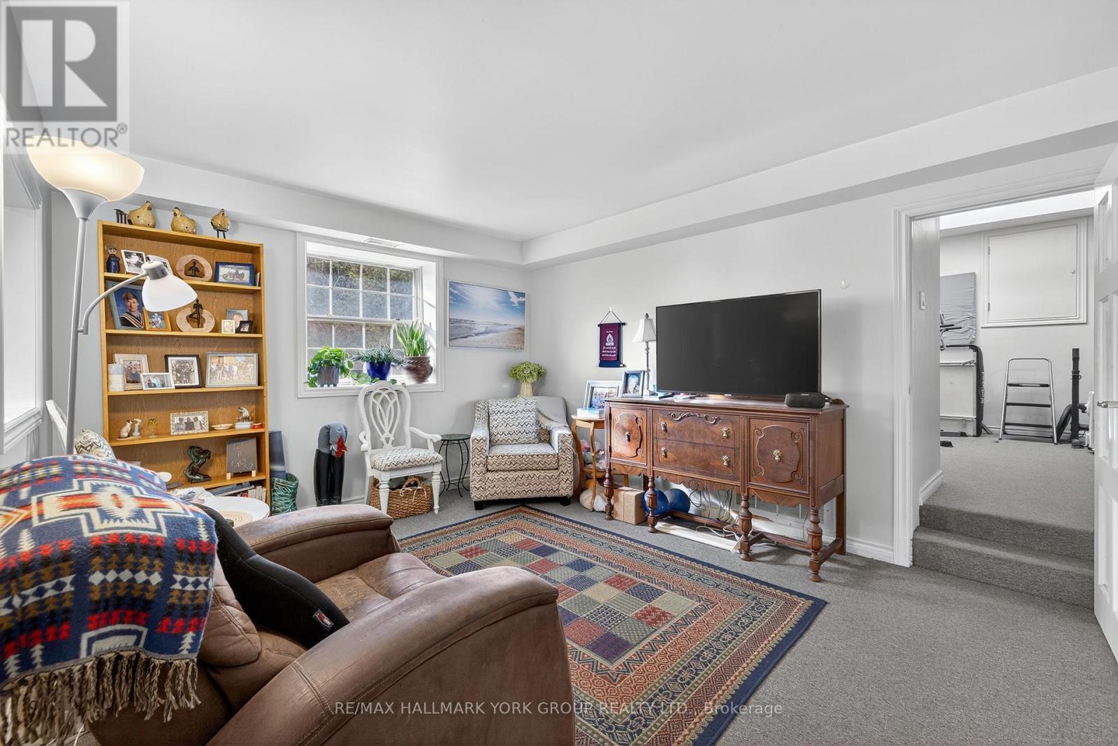 4515 Lloydtown Aurora Road, King, ON - Indoor Photo Showing Living Room