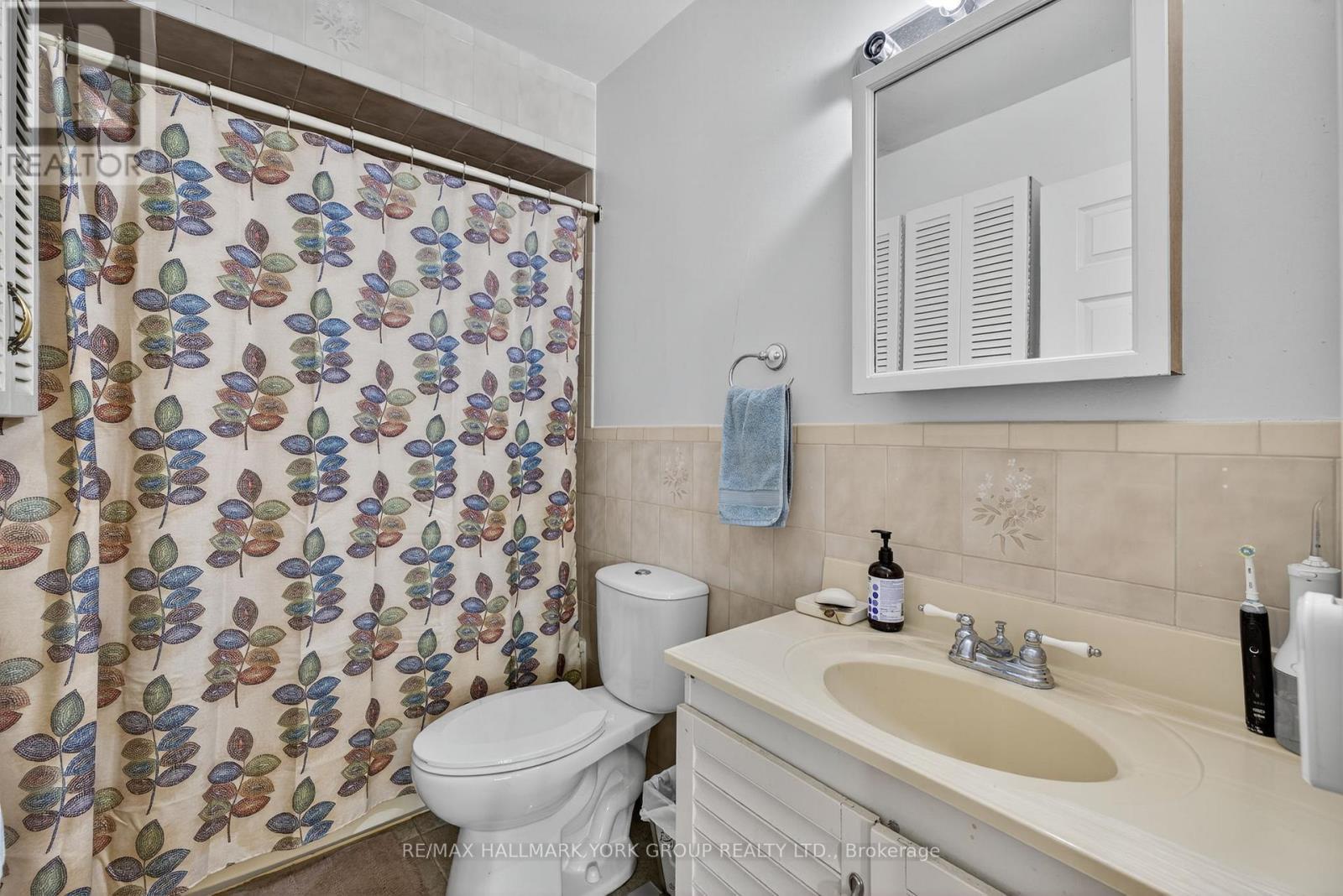 Bathroom (upper level) - 4515 Lloydtown Aurora Road, King, ON - Indoor Photo Showing Bathroom