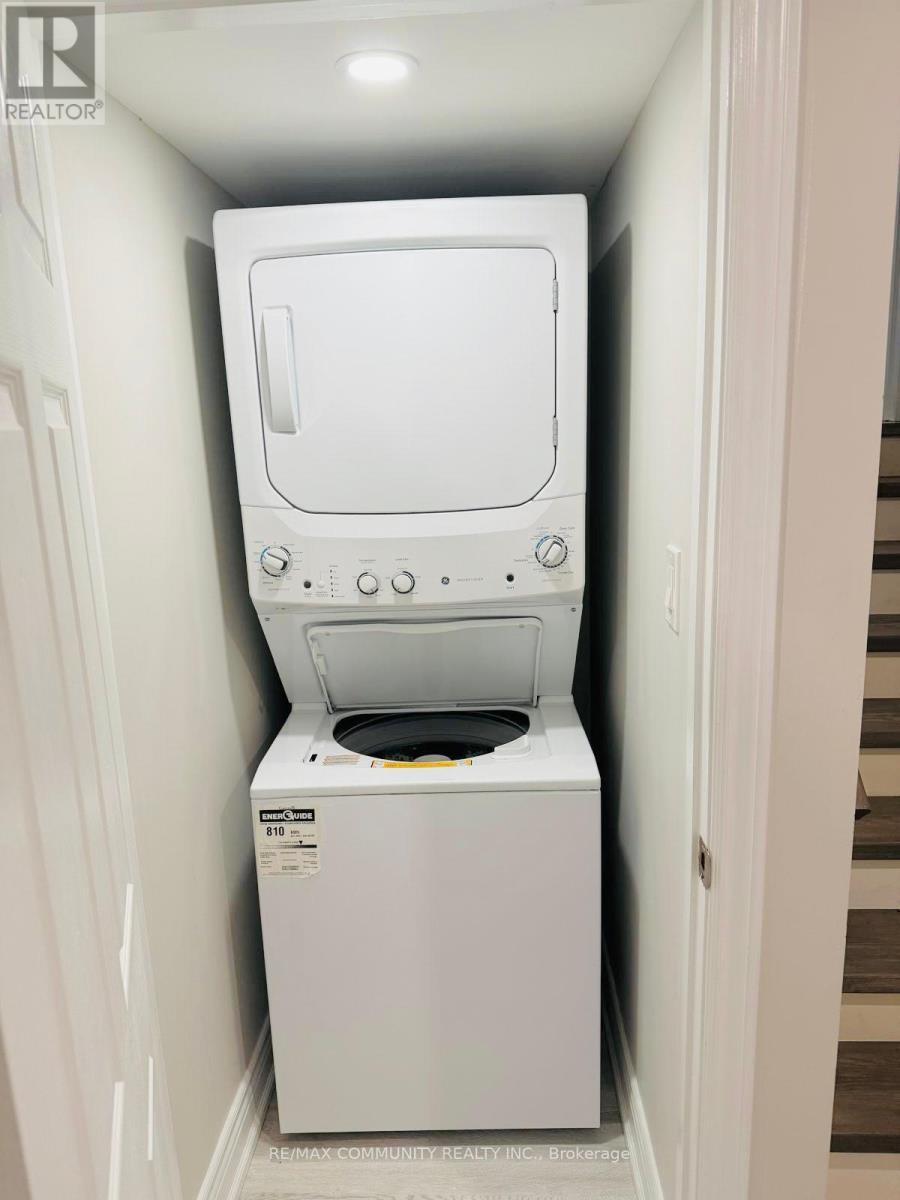 89 Delbert Circle, Whitchurch-Stouffville, ON - Indoor Photo Showing Laundry Room