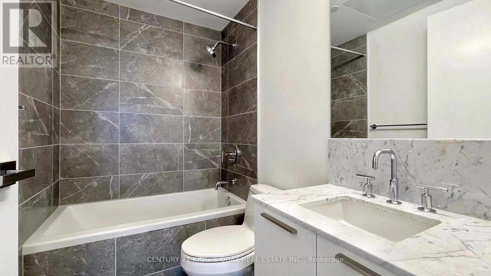 2306 - 3 Gloucester Street, Toronto, ON - Indoor Photo Showing Bathroom