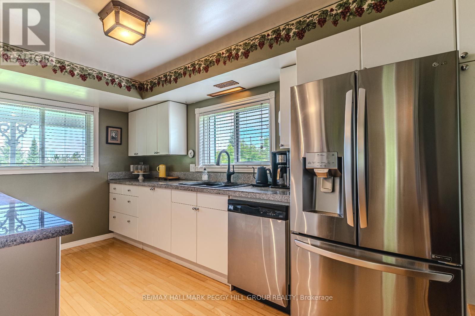 8064 9Th Line, Essa, ON - Indoor Photo Showing Kitchen