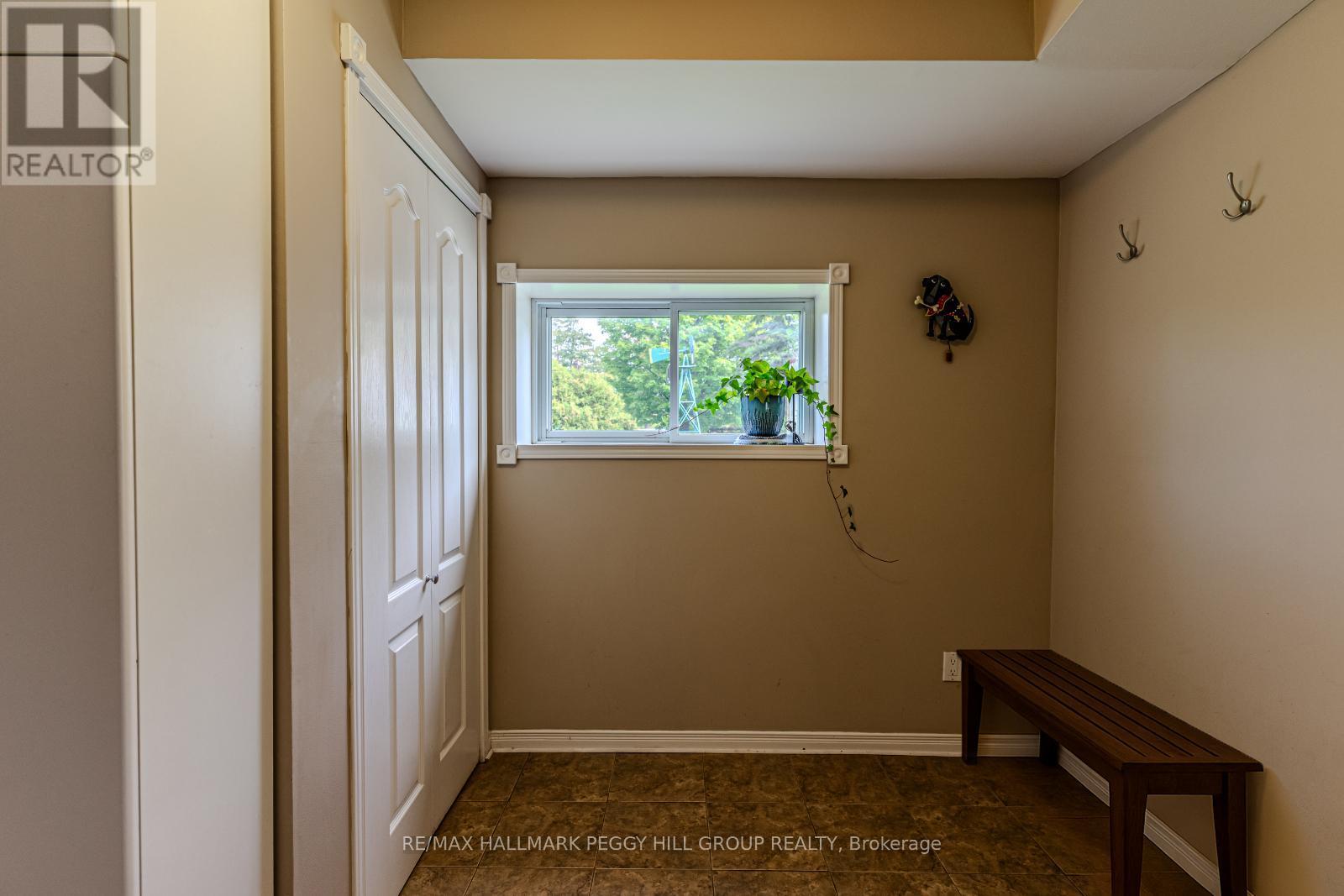 8064 9Th Line, Essa, ON - Indoor Photo Showing Other Room