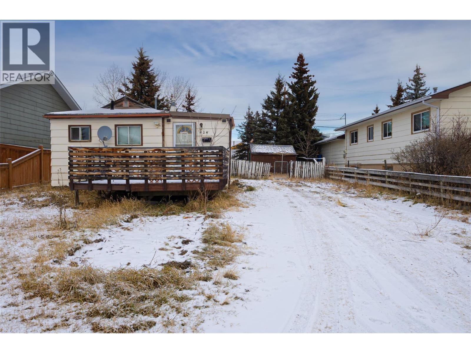 404 99 Avenue, Dawson Creek, BC - Outdoor