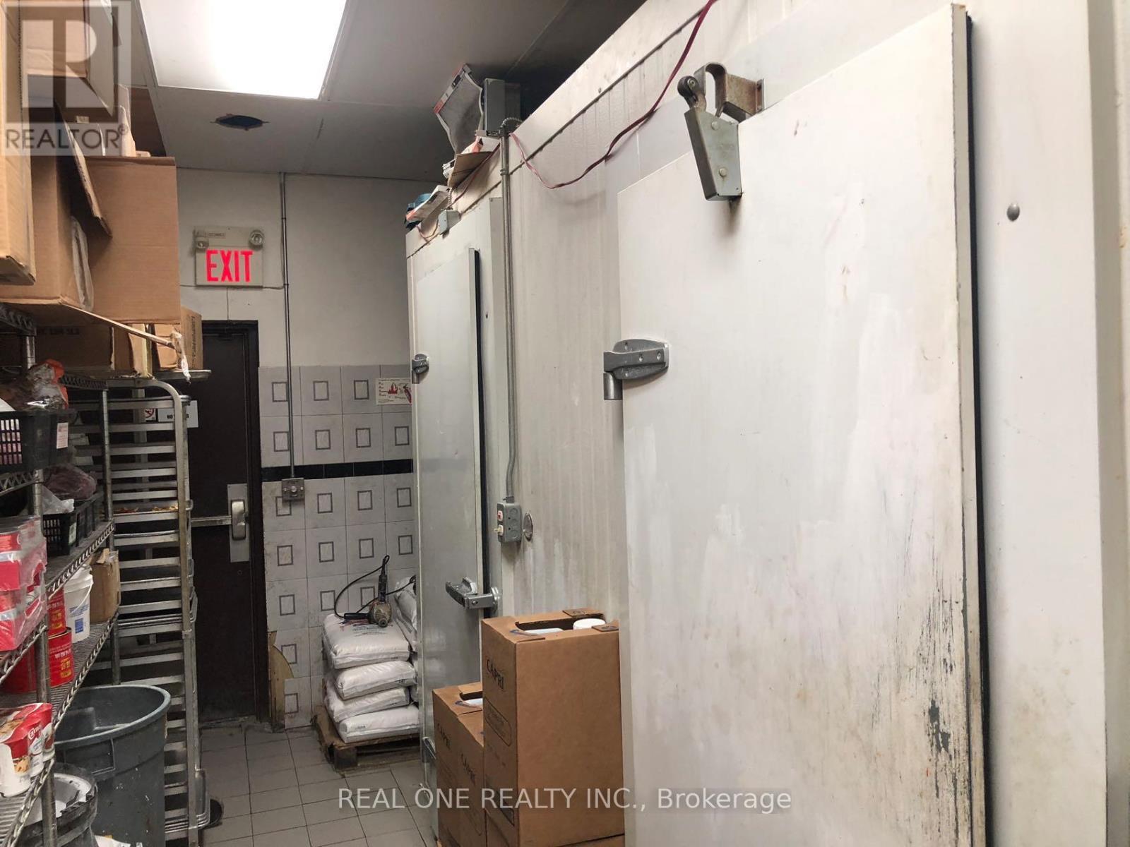 106 - 101 Osler Drive, Hamilton, ON