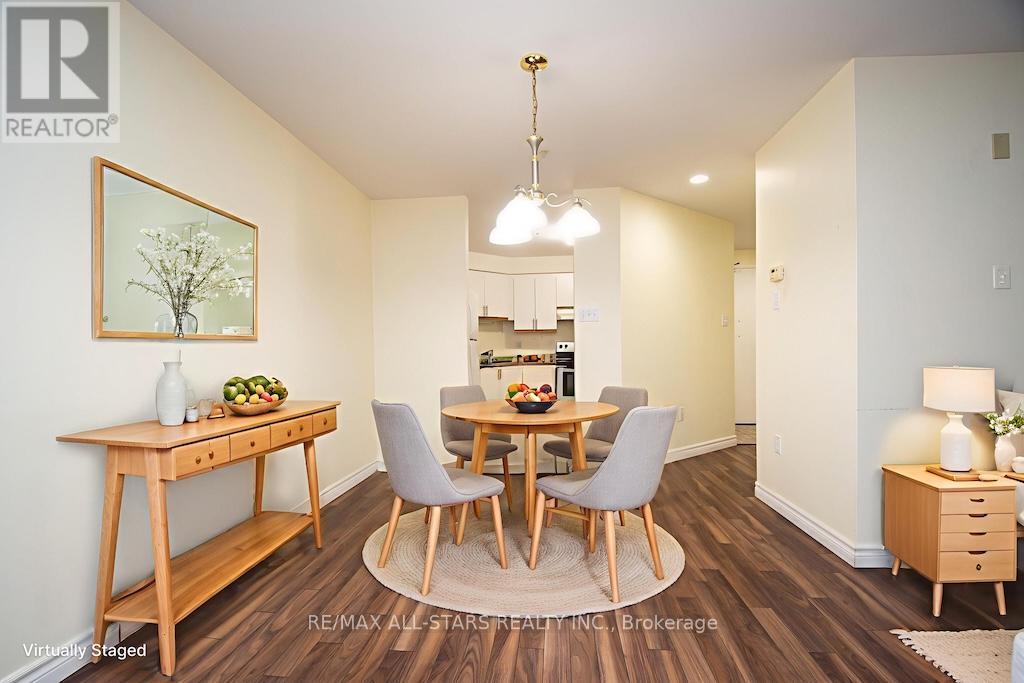 106 - 8 Huron Street, Kawartha Lakes (Lindsay), ON - Indoor Photo Showing Dining Room