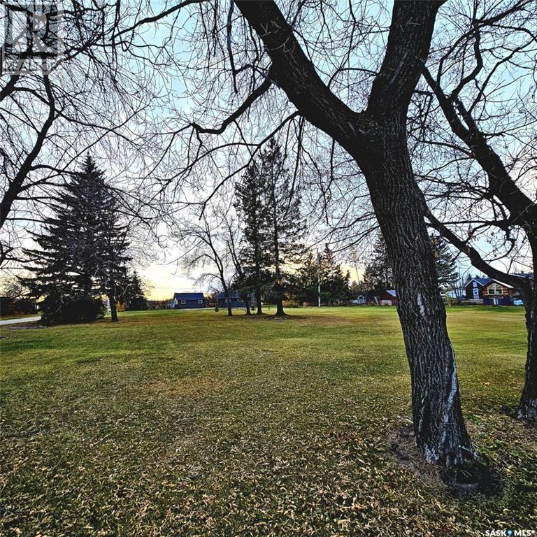 16 & 17 18 3Rd Street, Sheho, SK