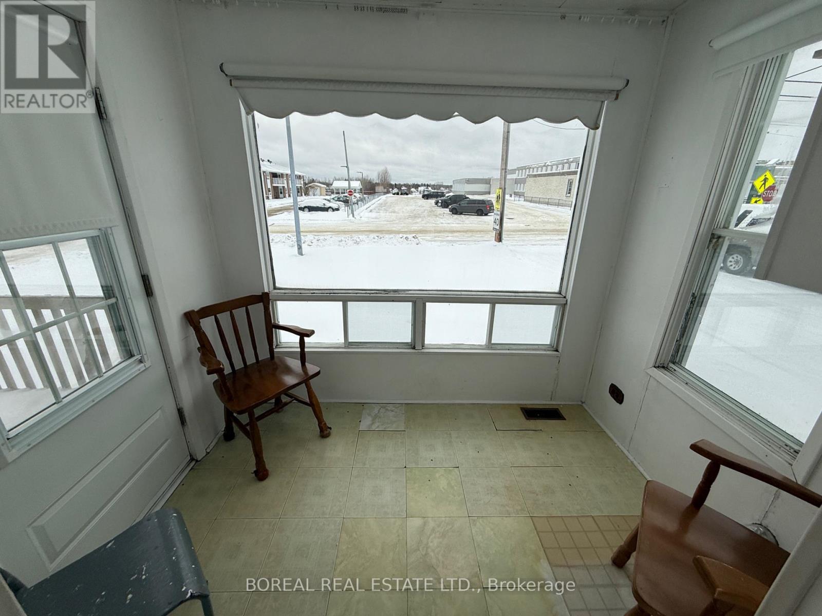 101 Ross Road, Smooth Rock Falls (Srf), ON - Indoor Photo Showing Other Room