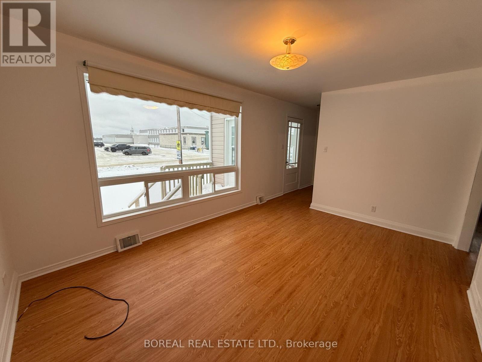 101 Ross Road, Smooth Rock Falls (Srf), ON - Indoor Photo Showing Other Room
